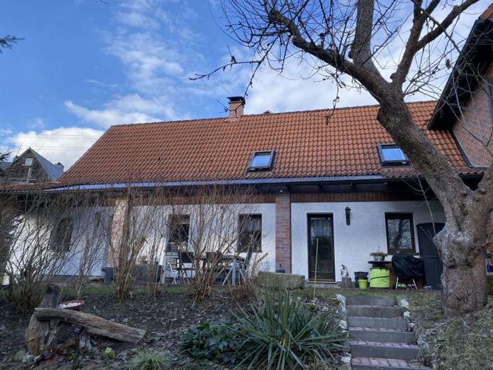 spaziosa casa unifamiliare ben attrezzata (porzione di bifamiliare) con giardino in affitto – Foto 1
