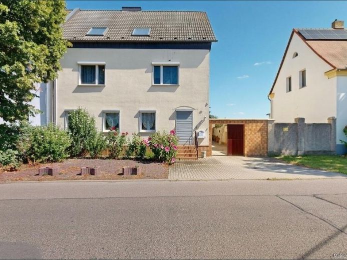 PROVISIONSFREI: Großzügige Doppelhaushälfte in Kabelsketal – 12 Zimmer & Nebengelass – Foto 1