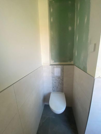 Sin comisión, primera ocupación, ¡encantador bungalow con parcela incluida en Sonnewalde-Münchhausen! – Bad