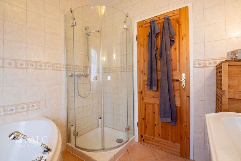 Unser Platz im Grünen! – Badezimmer