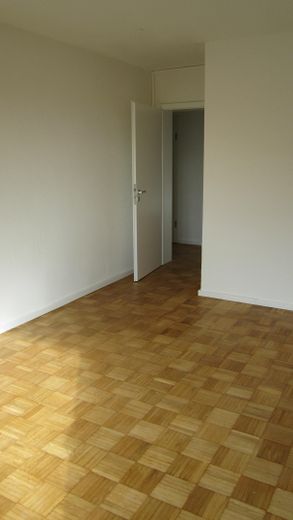 Ruhige zentrale 4,5-Zimmer-Wohnung mit großem Balkon 1. OG Herrenberg Ziegelfeld Wallbox Stellplatz – Schlafen