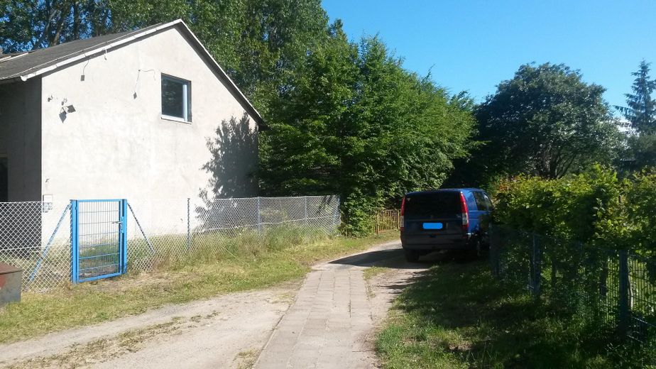 Usedom-Isola del Sole, terreno edificabile con fabbricato preesistente (ex edificio di servizio) per casa unifamiliare + bifamiliare, tiny house o simili. – Straßenansicht