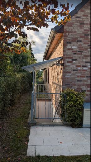 Kellertreppe, überdacht