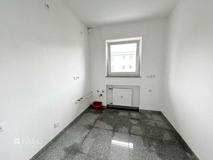 Hochwertig nach KFW Standard saniertes Dreifamilienhaus – OG Küche