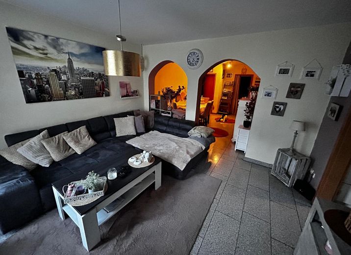 3 Zimmer Exklusiv Wohnung auf Erdgeschoß in ruhige Lage – Wohnzimmer - a