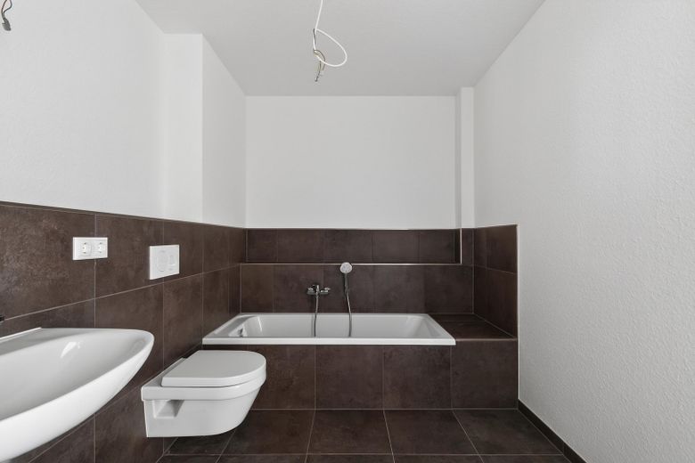 Badezimmer mit Wanne 