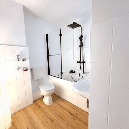 Da entrare subito! Luminoso appartamento di 2 locali modernizzato a Norimberga – prima occupazione dopo la modernizzazione – Badezimmer