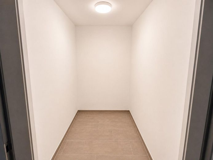 Neubau Dachgeschosswohnung, Gehobener Standard, Fußbodenheizung, Erstbezug, super Lage – Foto 15
