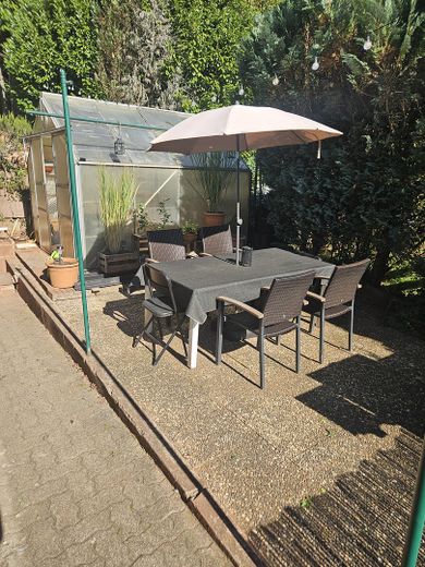 Stattliches Anwesen – Kleine Terrasse