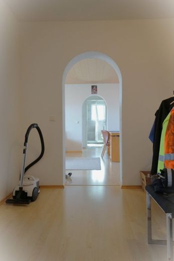 Su refugio en el verde: apartamento de 2 habitaciones con gran balcón y jardín de ensueño – Flur