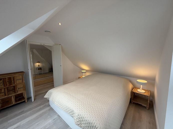 Piękne mieszkanie na grobli – różne w pełni umeblowane apartamenty w pobliżu Hamburga! – Schlafzimmer Doppelbett DG