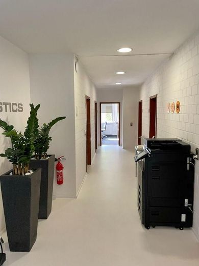Endlich ein Büro, das einfach funktioniert - ab 415 inkl. Internet &amp; mehr – Flur_RDS