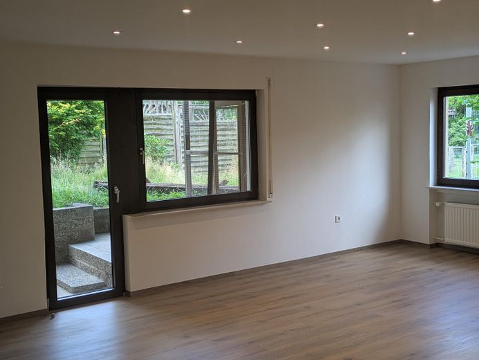 Haus 2 Blick auf Terrasse EG