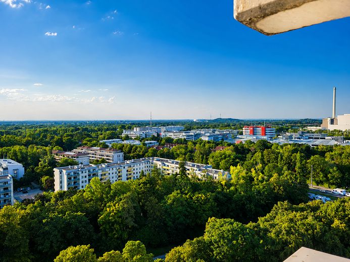 Großzügige Wohnung mit Panoramablick und großer Terrasse – Ausblick
