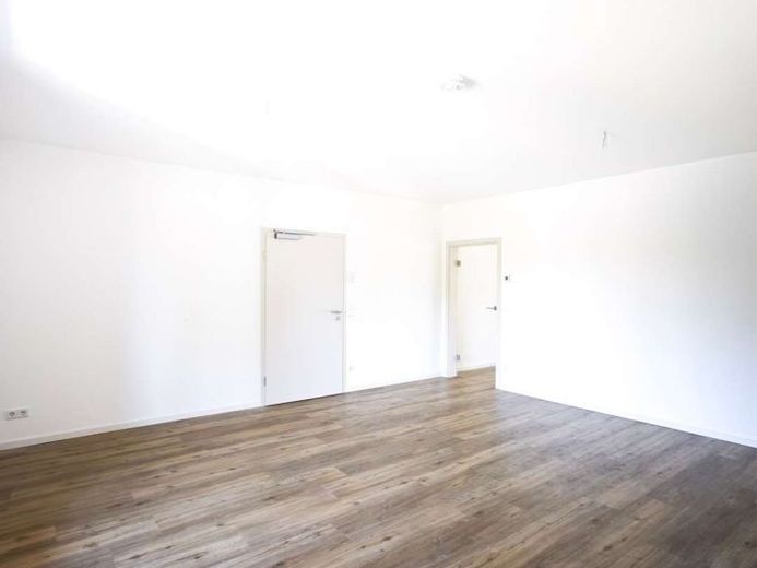 Moderne 3-Raum Wohnung mit Balkon und Fahrstuhl – फोटो 1