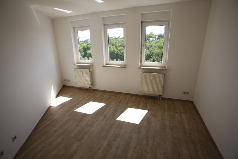 Comfortable 3-room maisonette apartment with balcony and underground garage in Plauen – Kinderzimmer / Arbeitszimmer