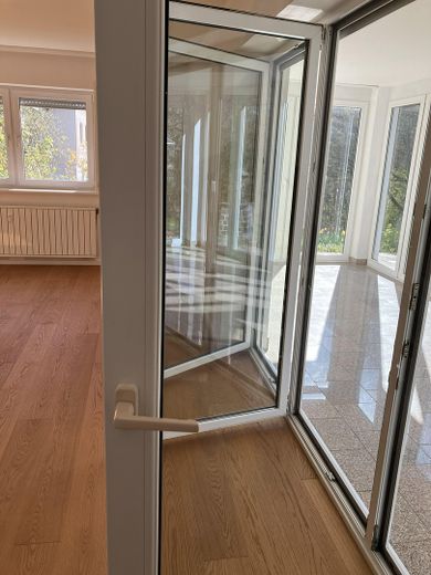 Ruhige 3-Zi.- Wohnung mit Wintergarten – Wintergarten 