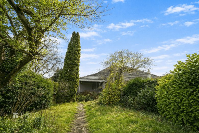 Einfamilienhaus mit Ausbaupotential! – Garten