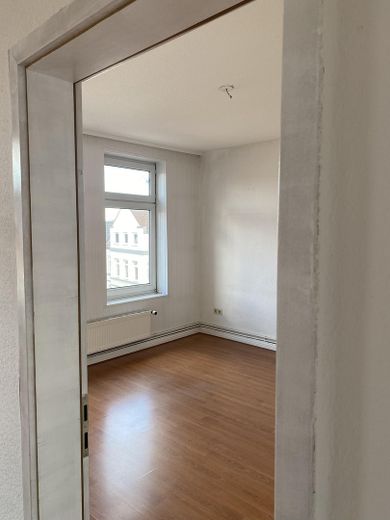Sofortbezug! Helle 5-Zimmer-Altbauwohnung m. Balkon über den Dächern von Kiel zu kaufen. – Schlafzimmer 2