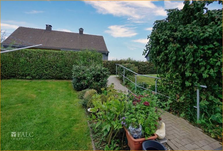 BARRIEREARM &amp; SENIORENGERECHT! 4-Zi-EG-Perle im Bungalowstil mit Terrasse, Garten, uvm.. – Zugang