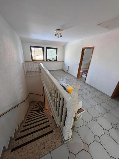 Raumwunder mit Einliegerwohnung & Doppelgarage - provisionsfrei - Erbpacht – Flur OG
