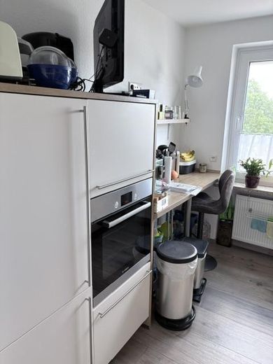 Mieszkanie 3-pokojowe blisko centrum z balkonem i nowoczesnym wyposażeniem – Küche