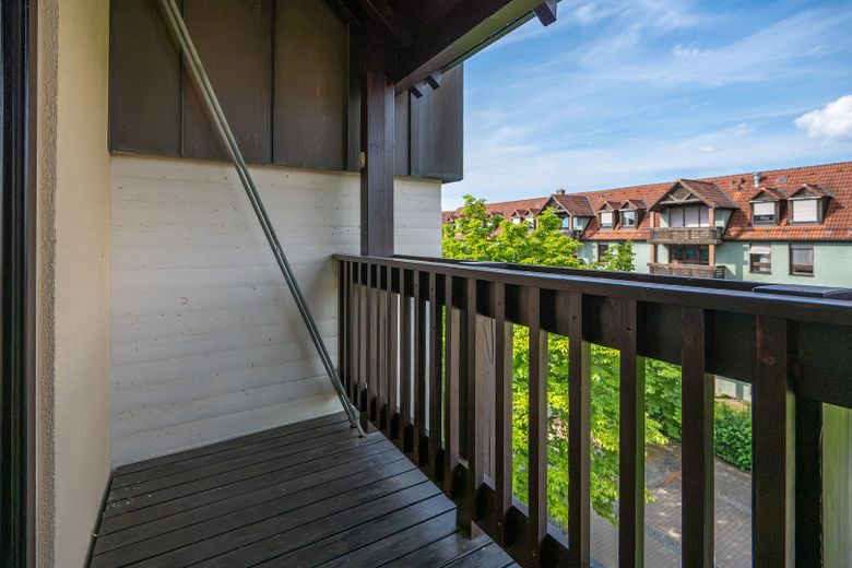 Lichtdurchfluteter Wohnkomfort in Uni-Bestlage – 90 m² mit 3 Balkonen & TG-Stellplatz – Balkon 