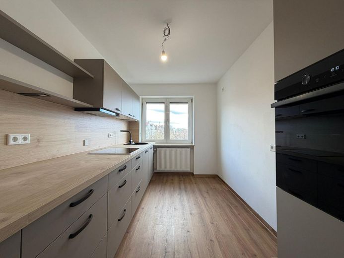 Sanierte 2-Zimmer-Wohnung mit Balkon im Westend, nahe Theresienwiese – Küche II
