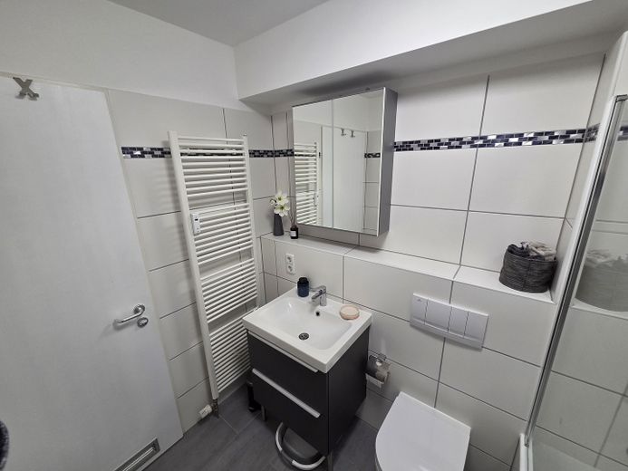 2-Zimmer Wohnoase - komplett Möbeliert – Foto 13