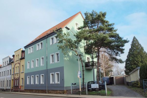 Perfetta per single! Con cucina attrezzata! Grazioso appartamento 1 locale in posizione centrale + balcone a sud + doccia + posto auto