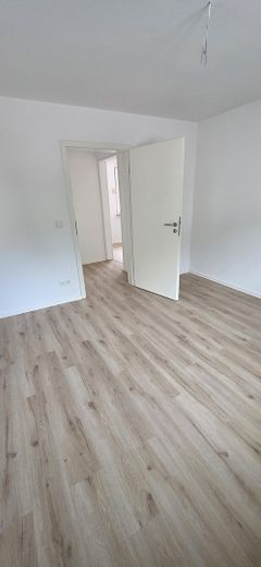 Hochwertige 3 Zimmer Wohnung mit Parkplatz – Foto 9