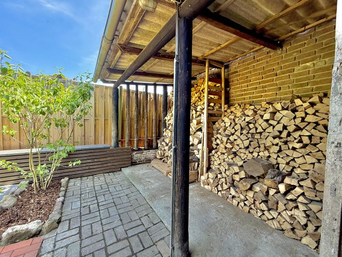 Familienglück in Gescher: Modernisiertes Einfamilienhaus in ruhiger Lage – Holzlager für den Kamin