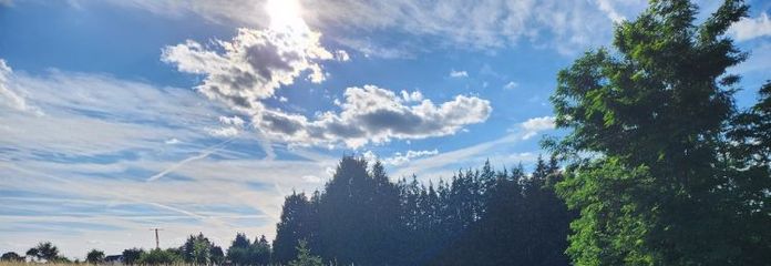 Położenie na obrzeżach dla pięknego domu jednorodzinnego z garażem i ogrodem do relaksu