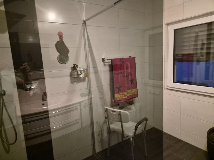 Vivienda en propiedad con rehabilitación energética integral y equipamiento de alta calidad – Bad
