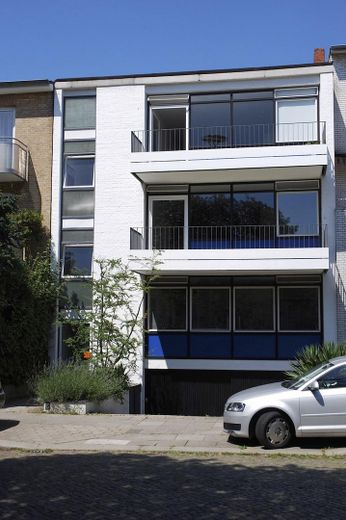 Erdgeschosswohnung in Alsternähe (Uhlenhorst) mit exklusiver Gartennutzung in Architektenhaus – Straßenansicht