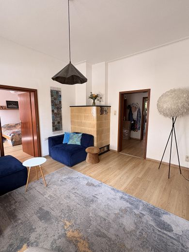 Quiet 5-room period apartment with garden in Kirchheim/Teck – Wohnzimmer