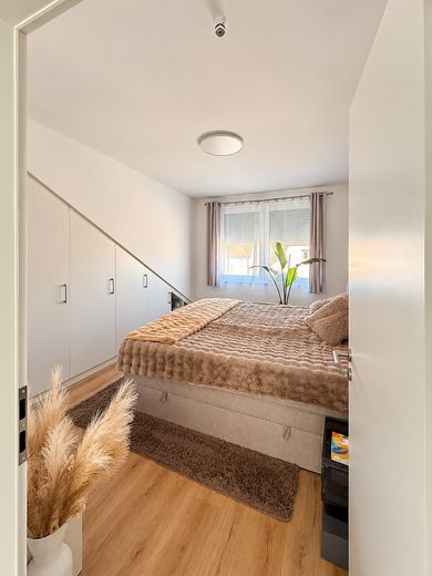 Modern 2-kamerappartement op de bovenste verdieping (A+) met parkeerplaats in de ondergrondse garage – zonder makelaarscourtage – Schlafzimmer