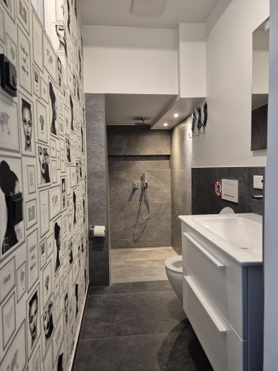 Modernes Wohnen in Bestlage – Bad mit WC