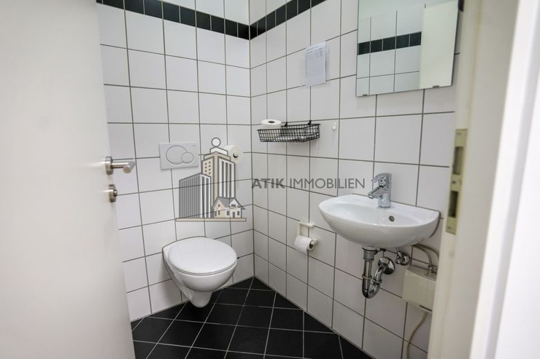 ATIK: Einzelhandelsflächen im Gesundheits- und Ärztezentrum Lusanum – WC