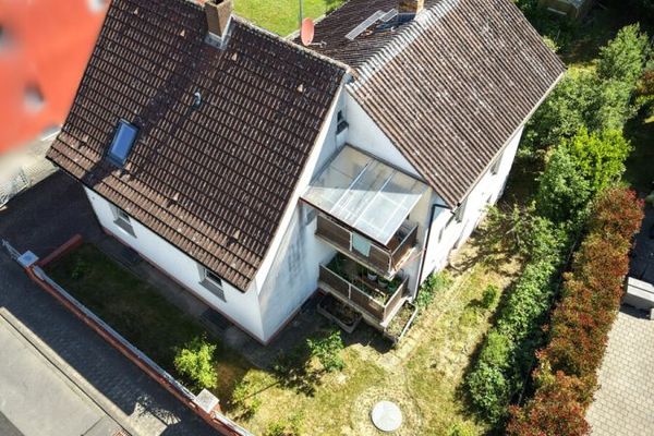 Zweifamilienhaus in idyllischer Lage - direkt an der Modau mit großem Garten