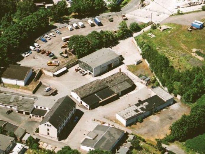 Gewerbeobjekt in guter Lage mit Bürogebäude -Werkhalle und 1,5 ha Fläche – Foto 1