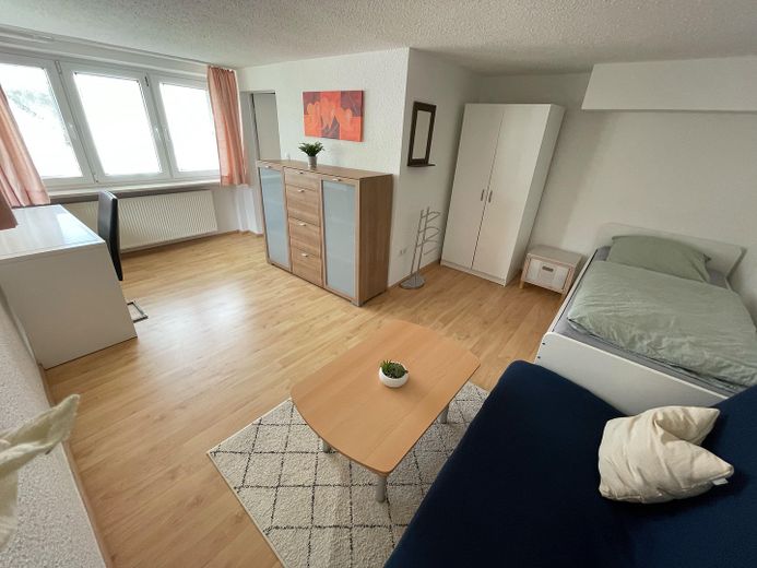Architekten-Bungalow mit großem Grundstück und Baupotenzial – Helles Gästezimmer UG