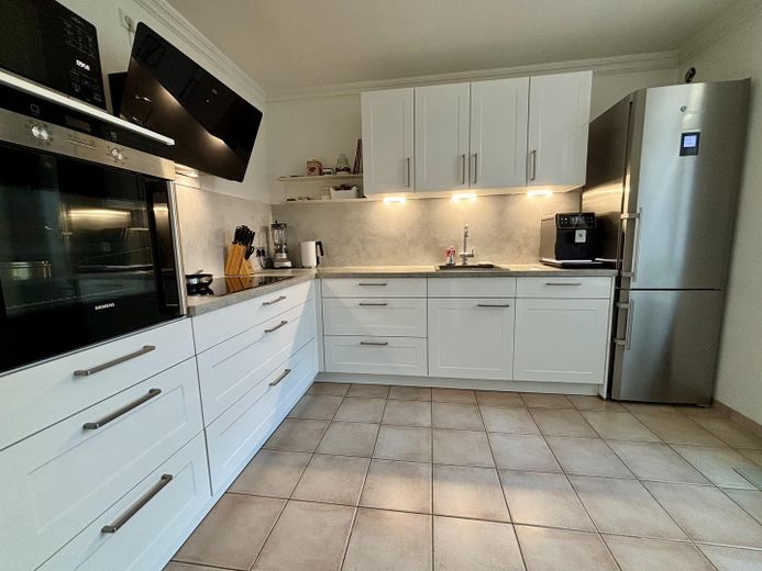 Top renoviertes Reihenmittelhaus mit Garten in Erftstadt - sofort einziehen und wohlfühlen! – Küche