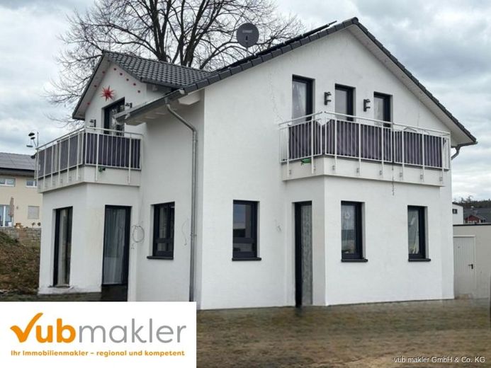 Eleganz trifft Behaglichkeit - Ihr neues Familiendomizil in Waldsassen wartet aus Sie – Foto 1
