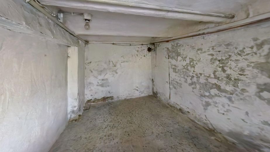 Großzügiges Sanierungsobjekt mit Einliegerwohnung – viel Potenzial für Familien oder MFH – Keller