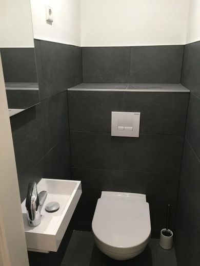Sofort bezugsfertiges WG-Zimmer in sympathischer WG / Solothurnerstraße 28 / EG / WE17 / Zi.1 – WC