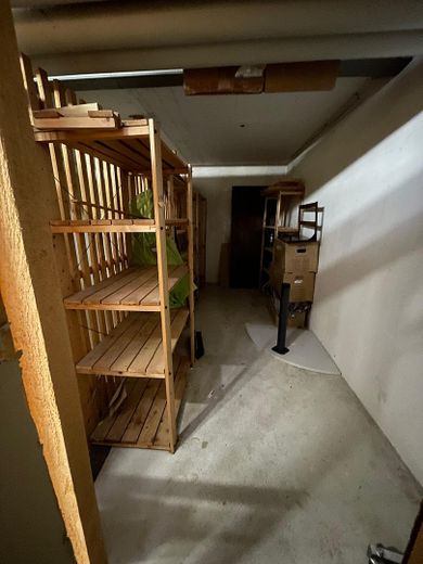 Traumhaft modernisierte 3-Zimmer-Wohnung mit zwei Sonnenbalkonen in München-Neubiberg – Keller