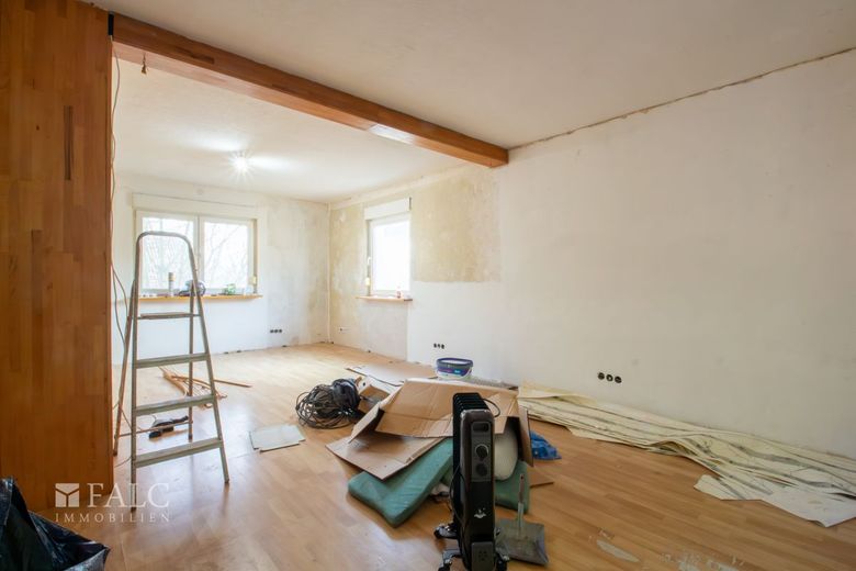 Handwerker aufgepasst - 2 Häuser zum Preis von einem! – Esszimmer