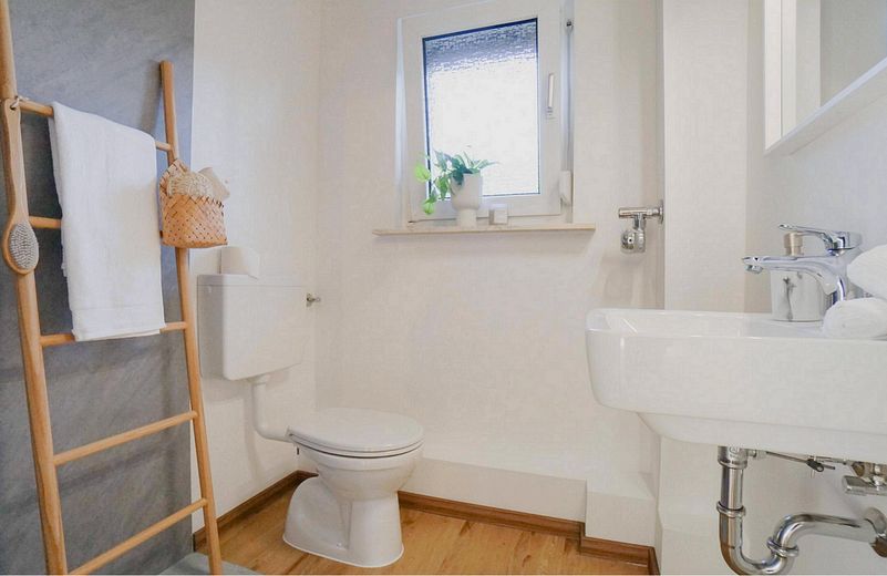 Helle 3-Zimmer-Wohnung mit guter Verkehrsanbindung – im Herzen von Bremerhaven – Duschbad