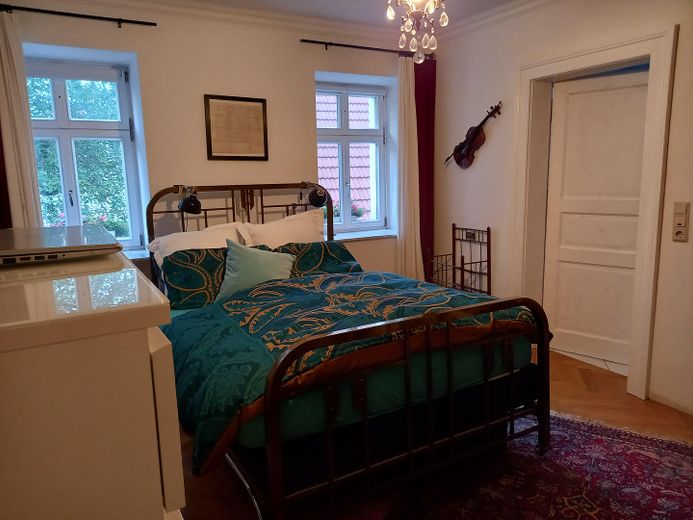 Schlafzimmer mit Bad en suite